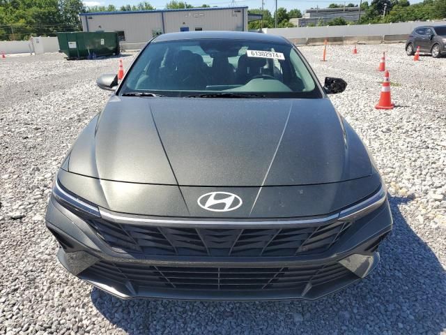 2024 Hyundai Elantra Blue