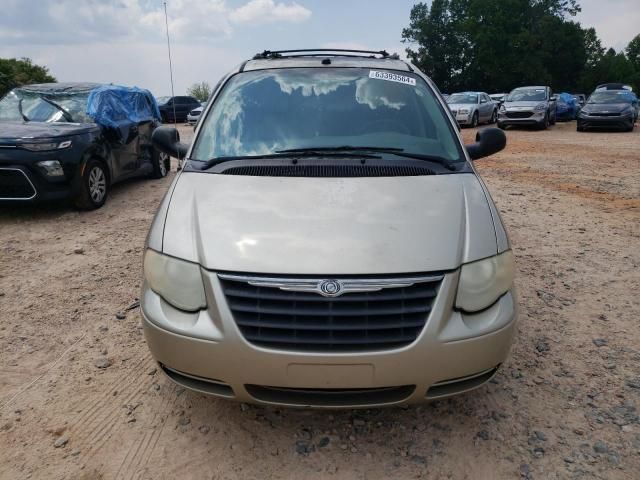 2005 Chrysler Town & Country Touring