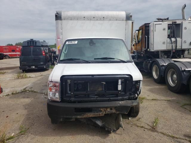 2021 Ford Econoline E350 Super Duty Cutaway Van