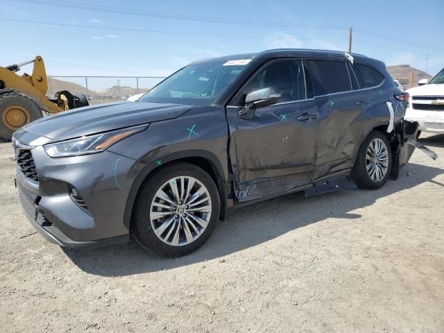 2022 Toyota Highlander Hybrid Platinum