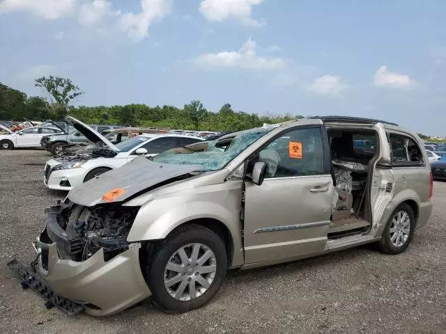 2016 Chrysler Town & Country Touring