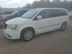 Chrysler Vehiculos salvage en venta: 2013 Chrysler Town & Country Touring