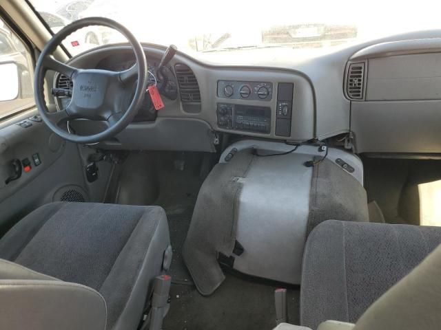 2004 GMC Safari XT