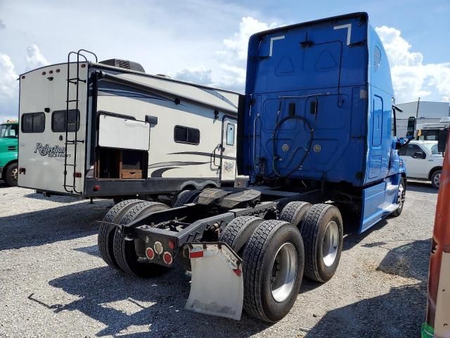 2015 Freightliner Cascadia 113