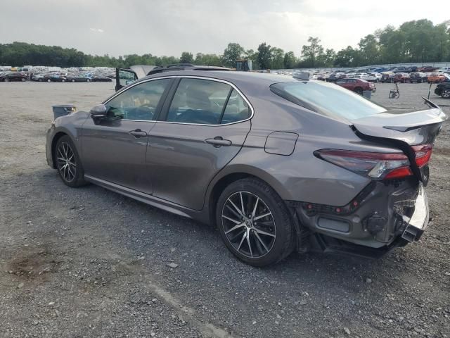 2022 Toyota Camry SE