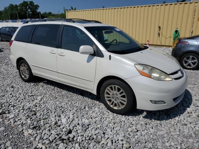 2010 Toyota Sienna XLE