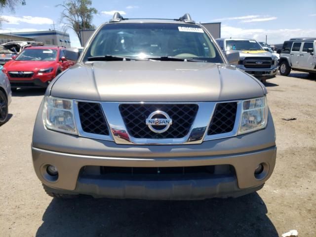 2005 Nissan Frontier Crew Cab LE