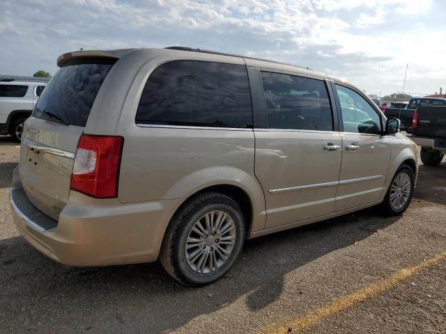 2016 Chrysler Town & Country Touring L