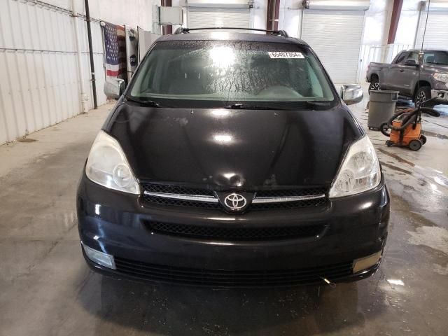 2004 Toyota Sienna XLE