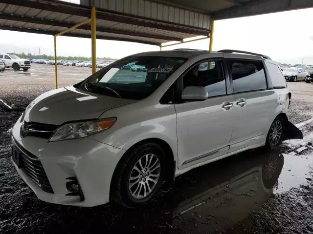 2019 Toyota Sienna XLE