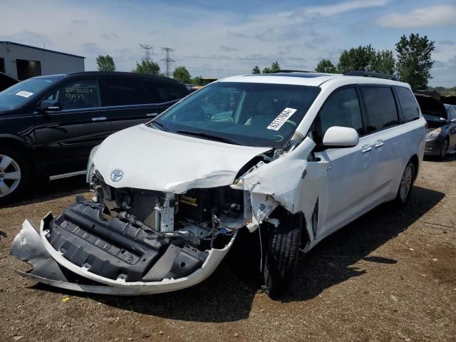 2012 Toyota Sienna XLE