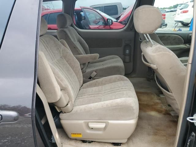 2002 Toyota Sienna LE