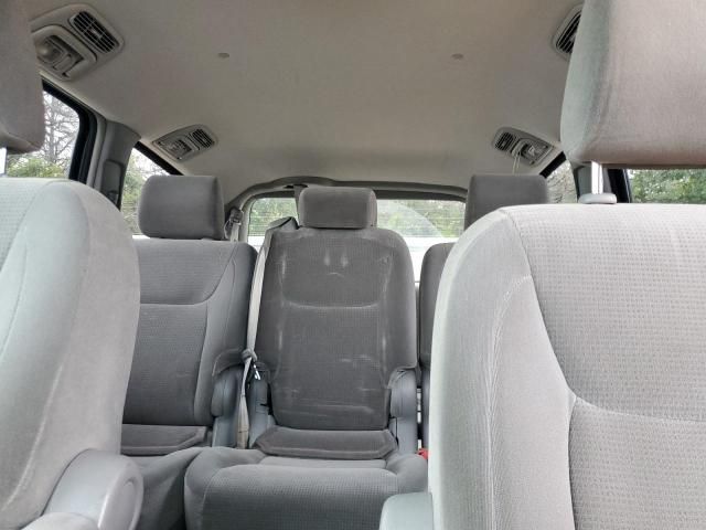 2004 Toyota Sienna CE