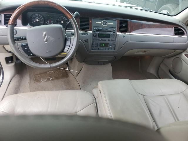 2006 Lincoln Town Car Signature Limited