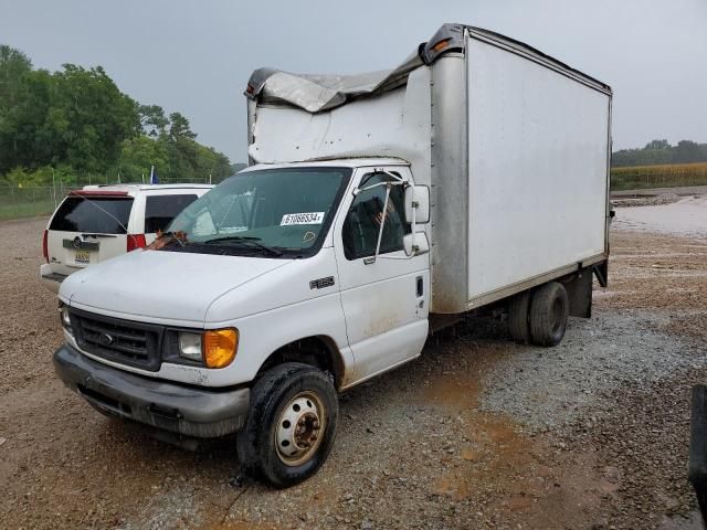 2005 Ford Econoline E350 Super Duty Cutaway Van