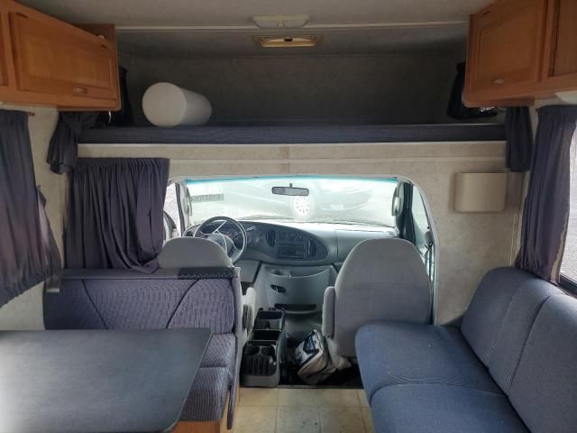 2005 Maje 2005 Ford Econoline E450 Super Duty Cutaway Van