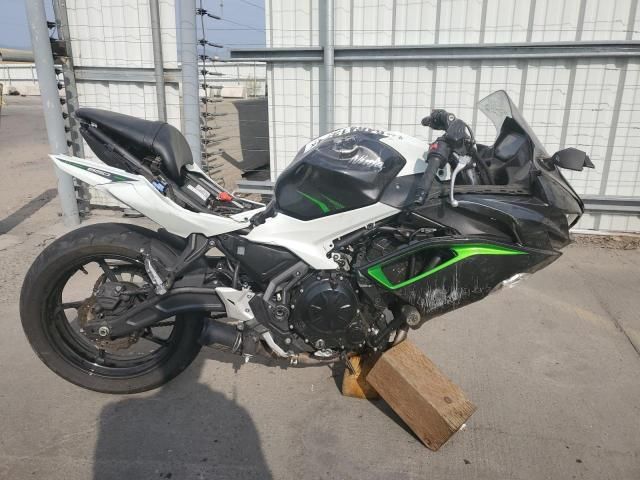 2022 Kawasaki EX650 N