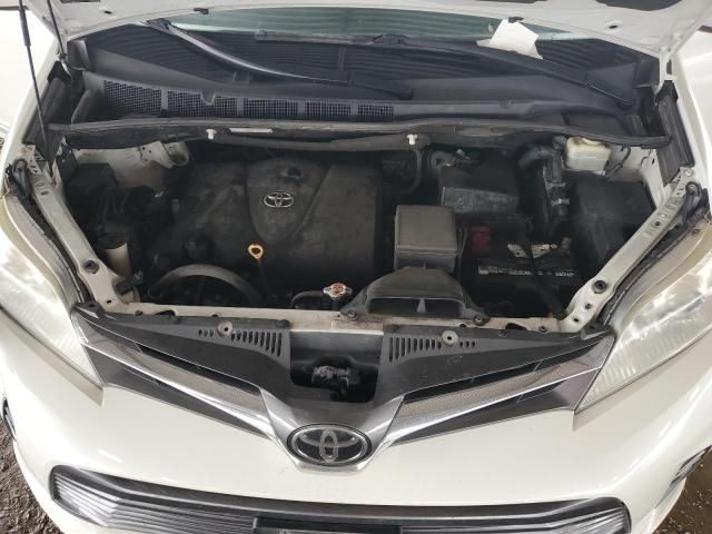 2019 Toyota Sienna XLE