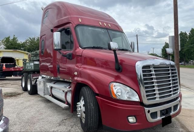 2010 Freightliner Cascadia 125