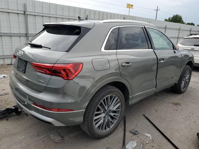 2022 Audi Q3 Premium 40