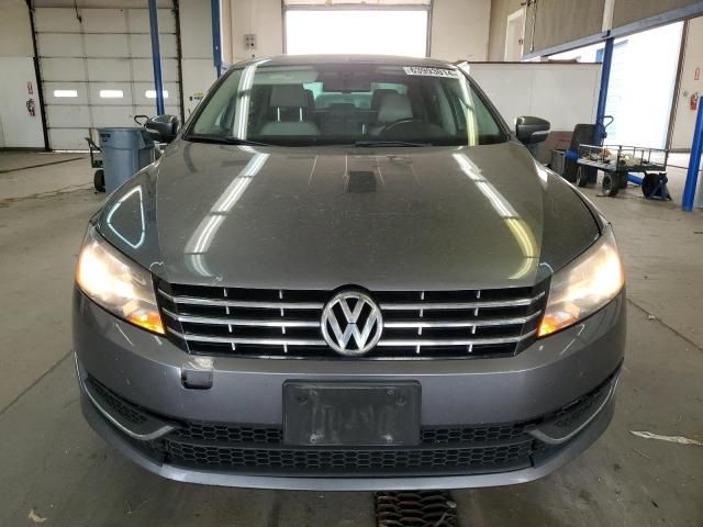 2013 Volkswagen Passat SE