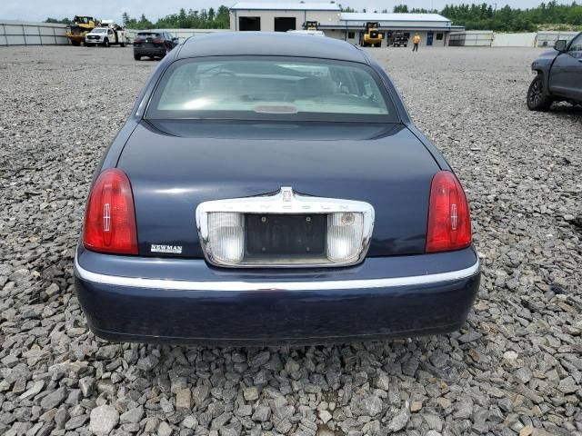 2001 Lincoln Town Car Signature