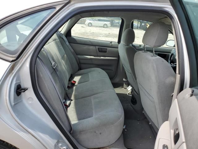 2003 Ford Taurus SE