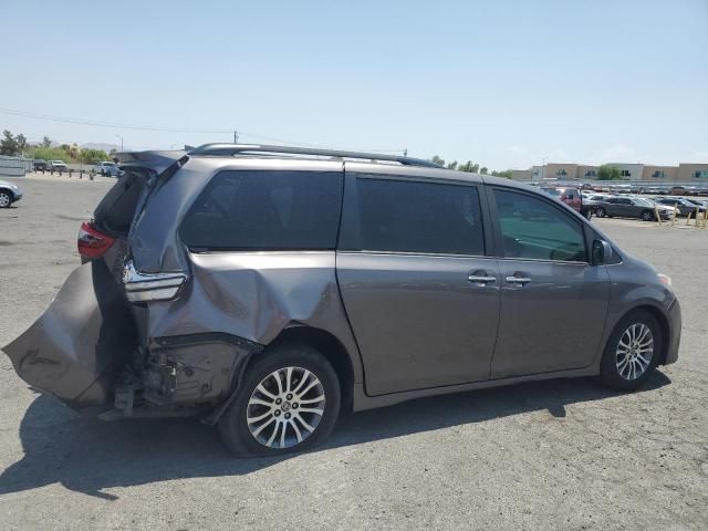 2020 Toyota Sienna XLE