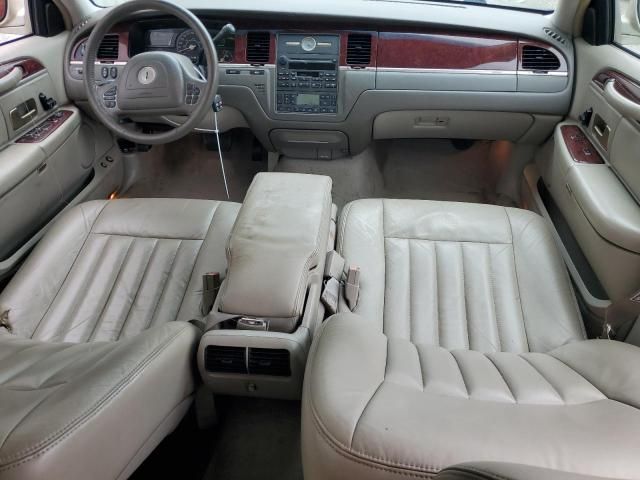 2004 Lincoln Town Car Executive