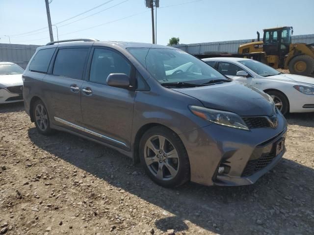 2018 Toyota Sienna SE