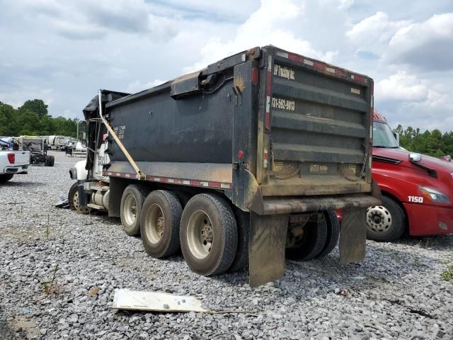 2007 Mack 700 CV700