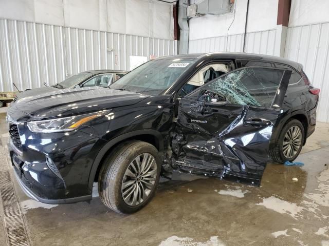 2021 Toyota Highlander Hybrid Platinum