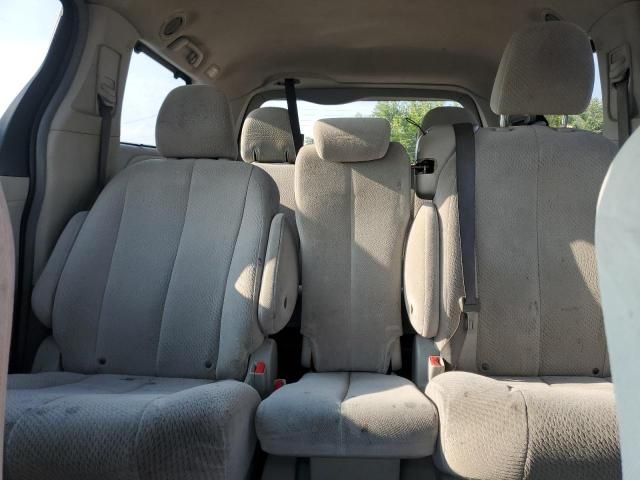 2011 Toyota Sienna LE