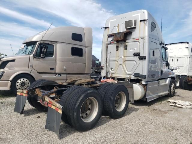 2013 Freightliner Cascadia 125