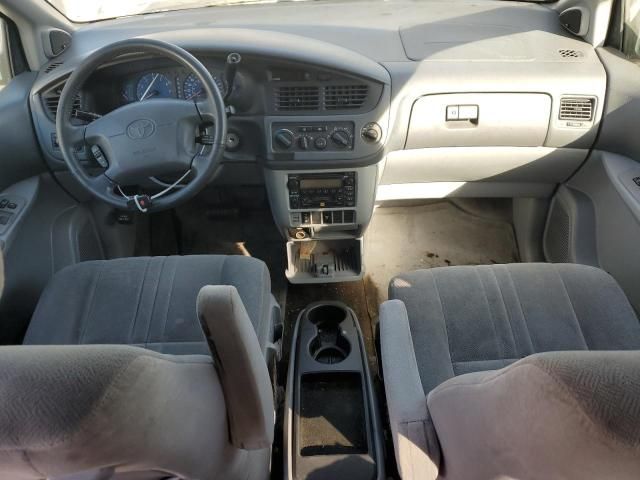 2002 Toyota Sienna LE