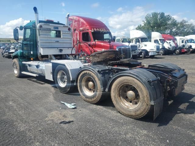 2004 Mack 600 CX600