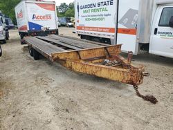 Salvage trucks for sale at Glassboro, NJ auction: 2003 Trail King Trailer