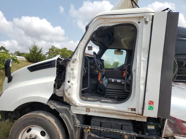 2024 Freightliner Cascadia 126