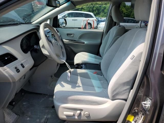 2013 Toyota Sienna LE