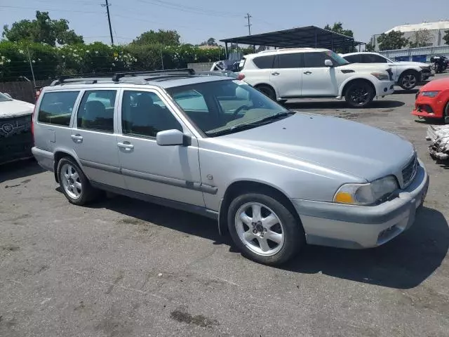 2000 Volvo V70 XC