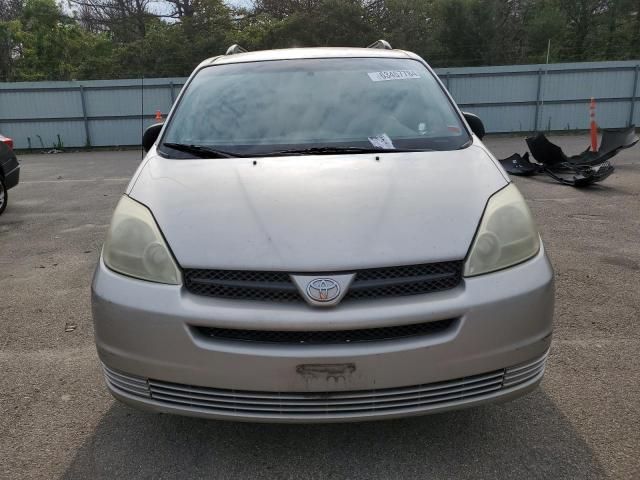 2004 Toyota Sienna CE