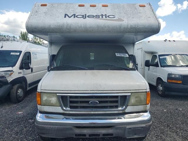 2005 Ford Econoline E450 Super Duty Cutaway Van