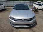 2016 Volkswagen Passat SEL