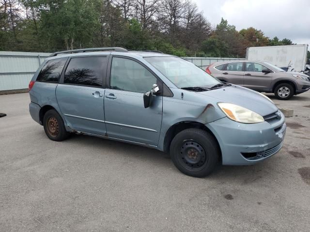 2004 Toyota Sienna CE