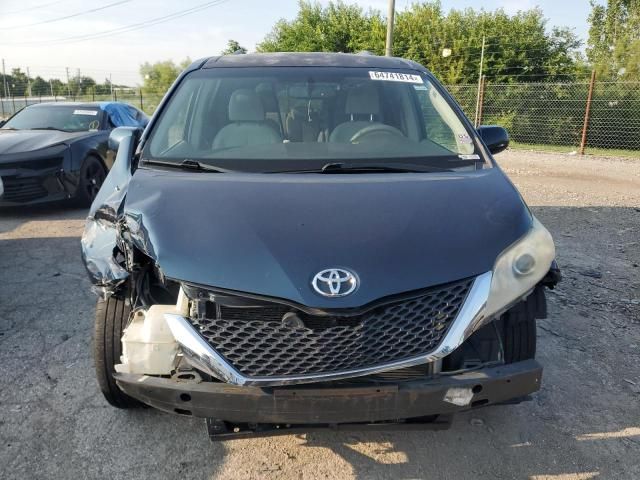 2011 Toyota Sienna LE