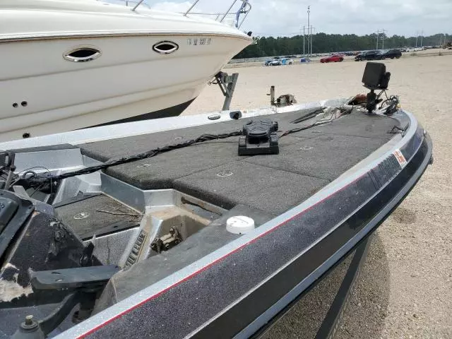 2019 Land Rover Bass Boat