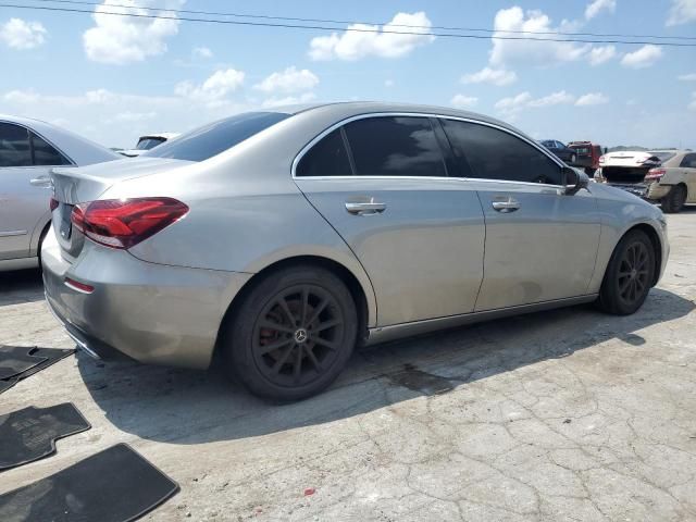 2019 Mercedes-Benz A 220