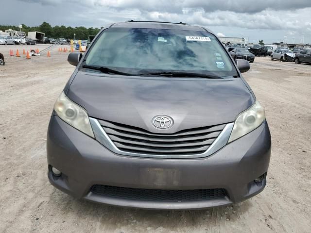 2013 Toyota Sienna XLE