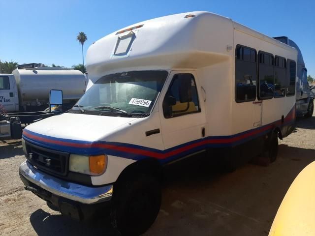 2007 Ford Econoline E450 Super Duty Cutaway Van