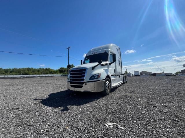 2020 Freightliner Cascadia 126